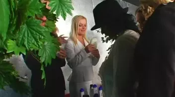 Cream Girls Part 1 Screencap 8 on sinx.preview.netperv.com