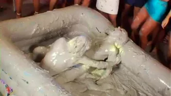 Slopping Around In The Mud Screencap 87 on sinx.preview.netperv.com