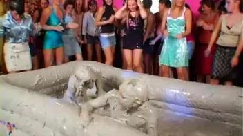 Slopping Around In The Mud Screencap 92 on sinx.preview.netperv.com