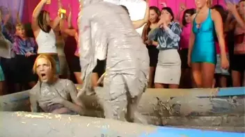 Slopping Around In The Mud Screencap 27 on sinx.preview.netperv.com