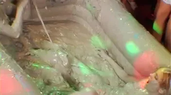 Slopping Around In The Mud Screencap 41 on sinx.preview.netperv.com