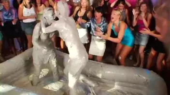 Slopping Around In The Mud Screencap 43 on sinx.preview.netperv.com