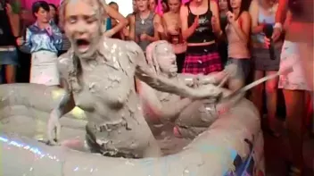 Slopping Around In The Mud Screencap 54 on sinx.preview.netperv.com