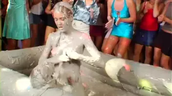 Slopping Around In The Mud Screencap 59 on sinx.preview.netperv.com