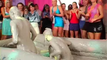 Slopping Around In The Mud Screencap 66 on sinx.preview.netperv.com