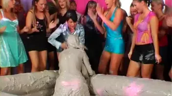 Slopping Around In The Mud Screencap 70 on sinx.preview.netperv.com