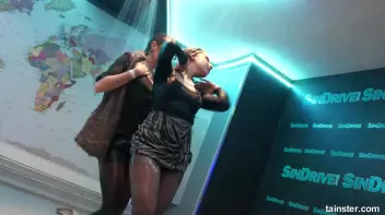 Sweet amateur honeys go wet Screencap 40 on sinx.preview.netperv.com