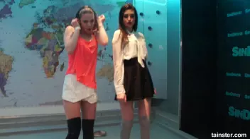 Sweet amateur honeys go wet Screencap 45 on sinx.preview.netperv.com