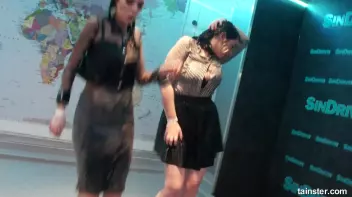 Sweet amateur honeys go wet Screencap 60 on sinx.preview.netperv.com