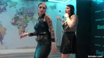 Sweet amateur honeys go wet Screencap 71 on sinx.preview.netperv.com