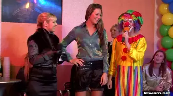 Clowning Around In The Mud Pit Screencap 12 on sinx.preview.netperv.com