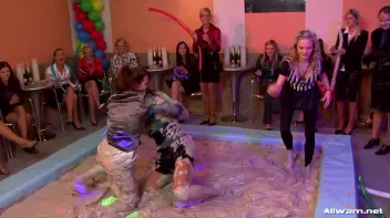 Clowning Around In The Mud Pit Screencap 24 on sinx.preview.netperv.com