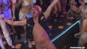 Bikini Beach Balls Part 5 - Cam 1 Screencap 50 on sinx.preview.netperv.com