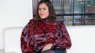 Latest deal - Squirting Hot Wife Soaks The Sofa