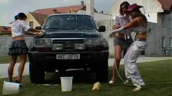 Summer Sponge Fight! Screencap 31 on sinx.preview.netperv.com