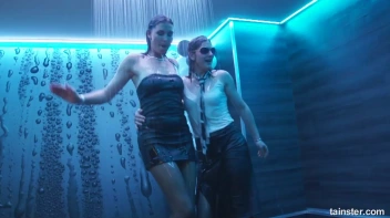 The Wetlook Vibe Is Very Alive! Screencap 16 on sinx.preview.netperv.com