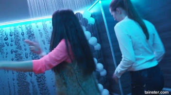 The Wetlook Vibe Is Very Alive! Screencap 20 on sinx.preview.netperv.com