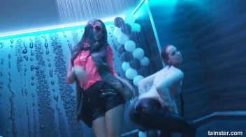 The Wetlook Vibe Is Very Alive! Screencap 22 on sinx.preview.netperv.com