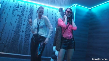 The Wetlook Vibe Is Very Alive! Screencap 38 on sinx.preview.netperv.com