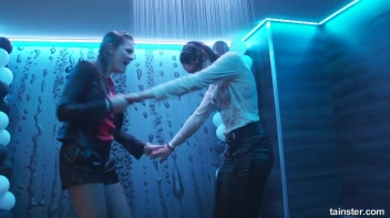 The Wetlook Vibe Is Very Alive! Screencap 70 on sinx.preview.netperv.com