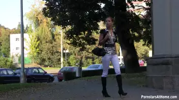 On The Blowjob Hunt Screencap 12 on sinx.preview.netperv.com