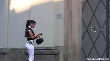 On The Blowjob Hunt Screencap 13 on sinx.preview.netperv.com