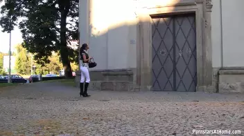 On The Blowjob Hunt Screencap 16 on sinx.preview.netperv.com