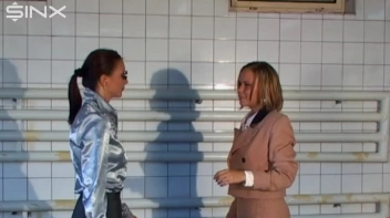 Catfighting Babes Mud Wrestle To Settle! Screencap 1 on sinx.preview.netperv.com