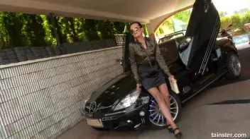 Girls like Presents! Screencap 1 on sinx.preview.netperv.com