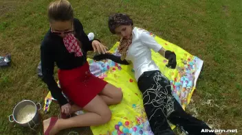 Messing Up A Perfectly Good Picnic Screencap 51 on sinx.preview.netperv.com