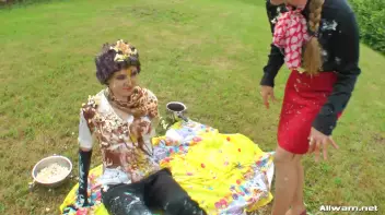 Messing Up A Perfectly Good Picnic Screencap 71 on sinx.preview.netperv.com