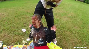 Messing Up A Perfectly Good Picnic Screencap 79 on sinx.preview.netperv.com