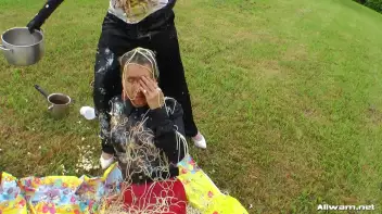 Messing Up A Perfectly Good Picnic Screencap 81 on sinx.preview.netperv.com