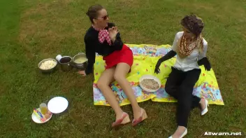 Messing Up A Perfectly Good Picnic Screencap 10 on sinx.preview.netperv.com