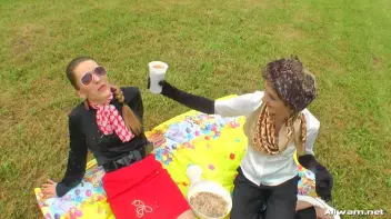 Messing Up A Perfectly Good Picnic Screencap 19 on sinx.preview.netperv.com