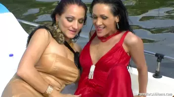 Exhibitionist Wetlook Boat Babes Screencap 67 on sinx.preview.netperv.com