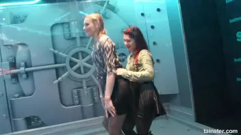 Soaking wet babes shaking their booties Screencap 11 on sinx.preview.netperv.com