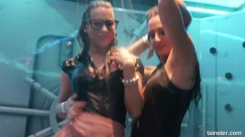 Soaking wet babes shaking their booties Screencap 20 on sinx.preview.netperv.com