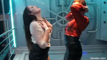 Soaking wet babes shaking their booties Screencap 35 on sinx.preview.netperv.com