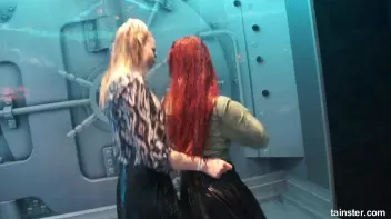 Soaking wet babes shaking their booties Screencap 4 on sinx.preview.netperv.com