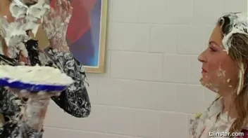 Fancy Chick Food Fight Screencap 42 on sinx.preview.netperv.com