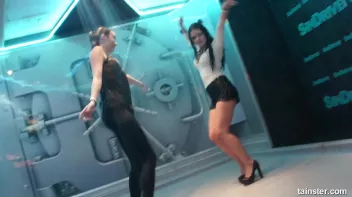 Young and flexible chicks getting wet Screencap 21 on sinx.preview.netperv.com