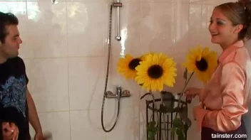 Check Out This Upwardly Mobile Chick Screencap 1 on sinx.preview.netperv.com