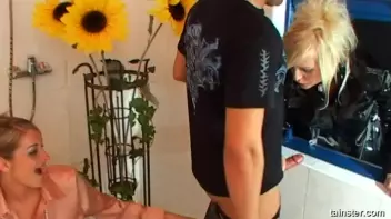 Check Out This Upwardly Mobile Chick Screencap 12 on sinx.preview.netperv.com