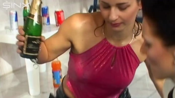 Wet Pool Fun For Champagne Babes Screencap 46 on sinx.preview.netperv.com