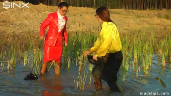 Mud Covered Hunny's Getting Wet And Messy Screencap 3 on sinx.preview.netperv.com
