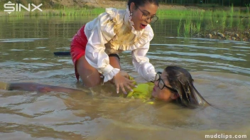 Mud Covered Hunny's Getting Wet And Messy Screencap 30 on sinx.preview.netperv.com