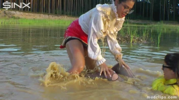 Mud Covered Hunny's Getting Wet And Messy Screencap 33 on sinx.preview.netperv.com