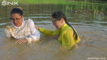 Mud Covered Hunny's Getting Wet And Messy Screencap 34 on sinx.preview.netperv.com