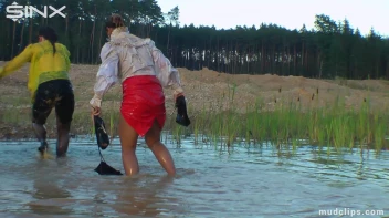 Mud Covered Hunny's Getting Wet And Messy Screencap 48 on sinx.preview.netperv.com
